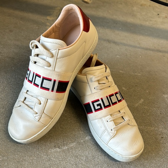 Women Gucci sneakers barely worn size 7 - Picture 1 of 6